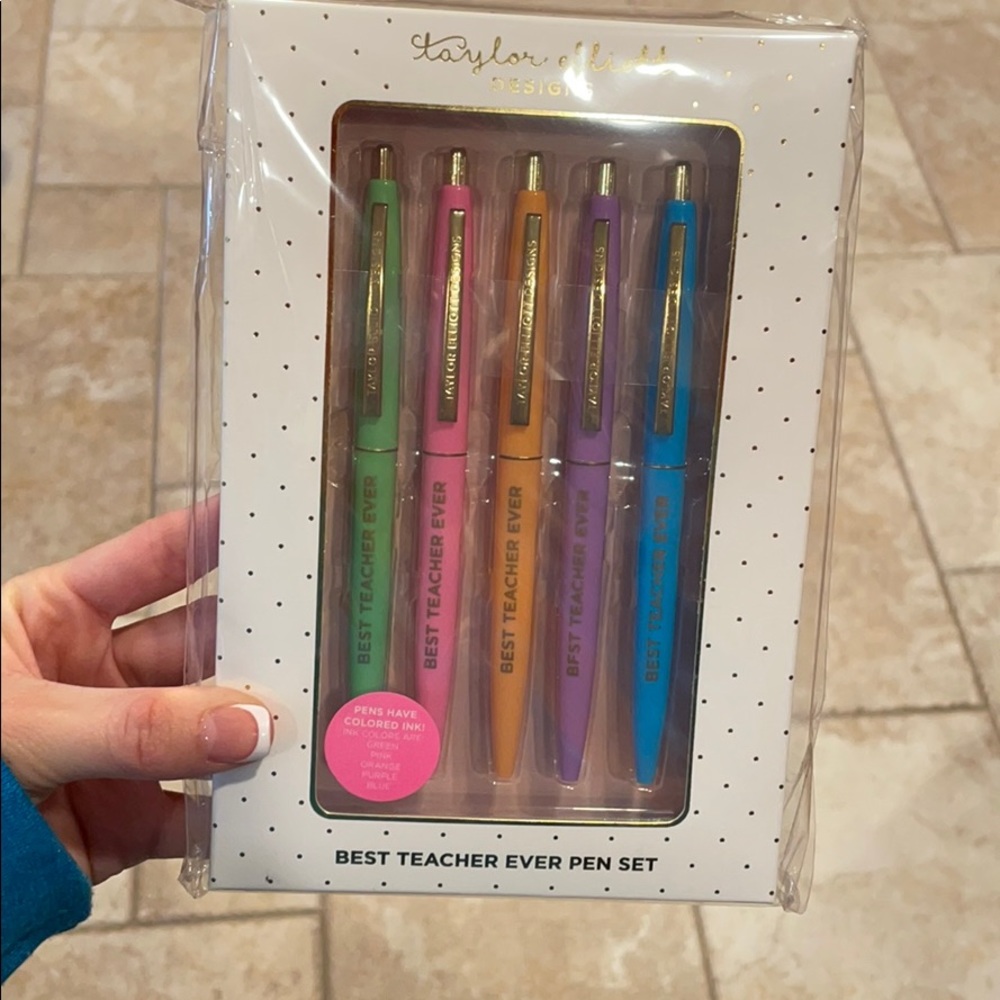 BEST TEACHER EVER PENS- TAYLOR ELLIOT DESIGNS